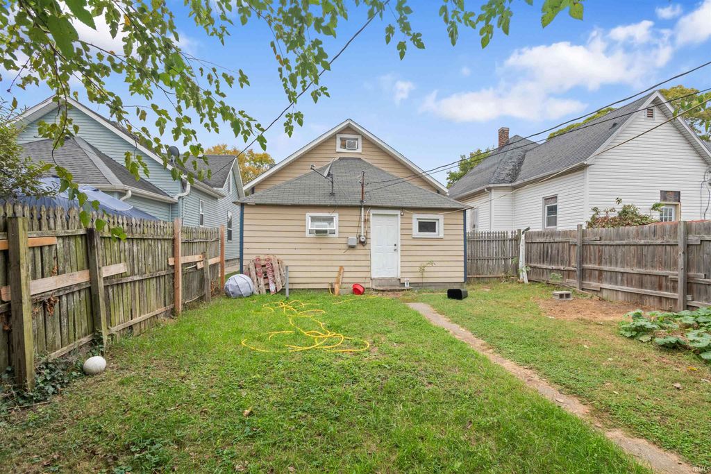 Photo of 408 Burlington Avenue, Logansport, IN 46947 (MLS # 202602087)