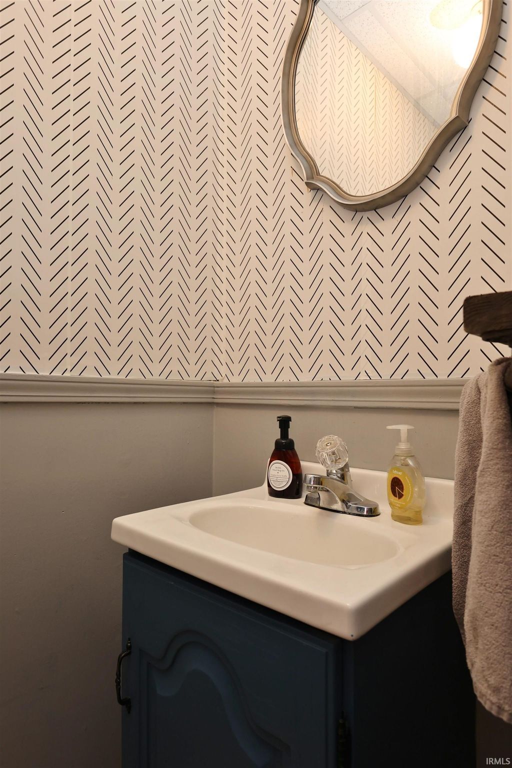 Photo of 1920 W Westholme Drive, Marion, IN 46952 (MLS # 202545226)