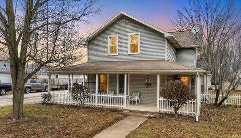 Photo of 951 E Clark Street, Warsaw, IN 46580 (MLS # 202606107)