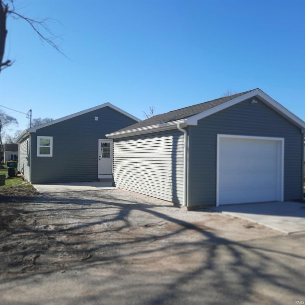 Photo of 926 Burdette Street, Mishawaka, IN 46544 (MLS # 202608980)