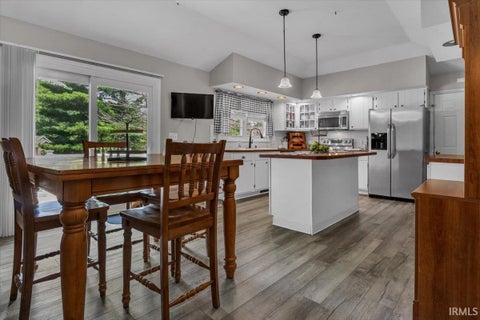 Tiny photo for 19 Lakeview Drive, Mount Vernon, IN 47620 (MLS # 202624404)