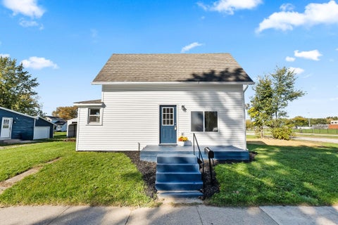 Tiny photo for 411 E Green Street, Butler, IN 46721 (MLS # 202643475)