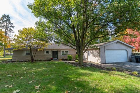 Photo of 61925 Scott Street, South Bend, IN 46614 (MLS # 202547347)