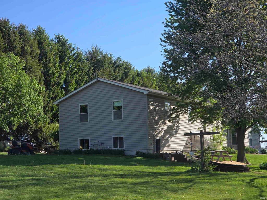 Photo of 382 N 421 Highway, Delphi, IN 46923 (MLS # 202614506)