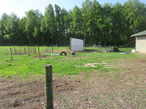 Tiny photo for 382 N Us 421 Highway, Delphi, IN 46923 (MLS # 202614506)