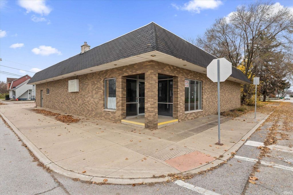 Photo of 317 E Marion Street, Mishawaka, IN 46545 (MLS # 202547614)