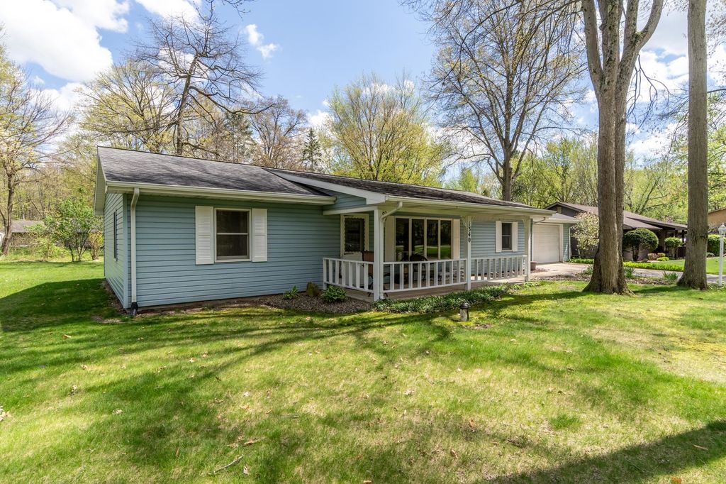 Photo of 1340 N 150 W, Angola, IN 46703 (MLS # 202615387)