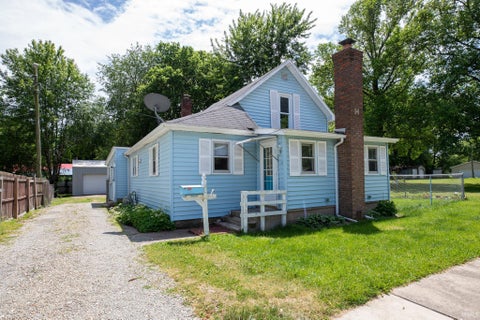 Photo of 321 E Cherry Street, Argos, IN 46501 (MLS # 202621450)