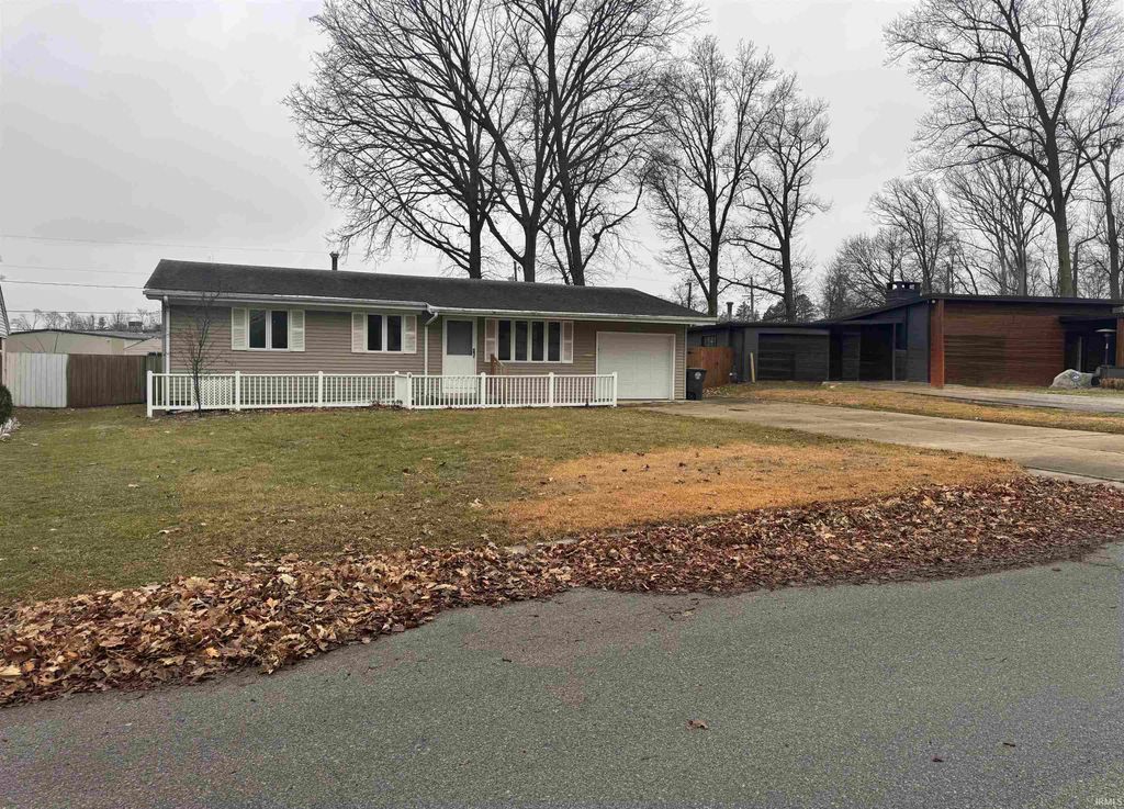 Photo of 6418 Maywood Circle, Fort Wayne, IN 46819 (MLS # 202549708)