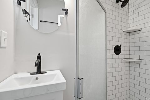 Tiny photo for 1600 Hart Street, Lafayette, IN 47904 (MLS # 202611872)