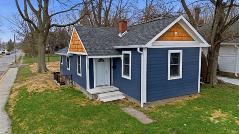 Tiny photo for 1600 Hart Street, Lafayette, IN 47904 (MLS # 202611872)