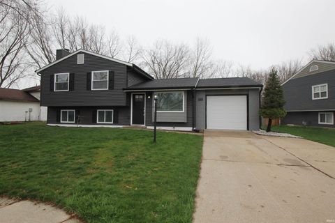 Photo of 1820 Woodland Drive, Elkhart, IN 46514 (MLS # 202611440)