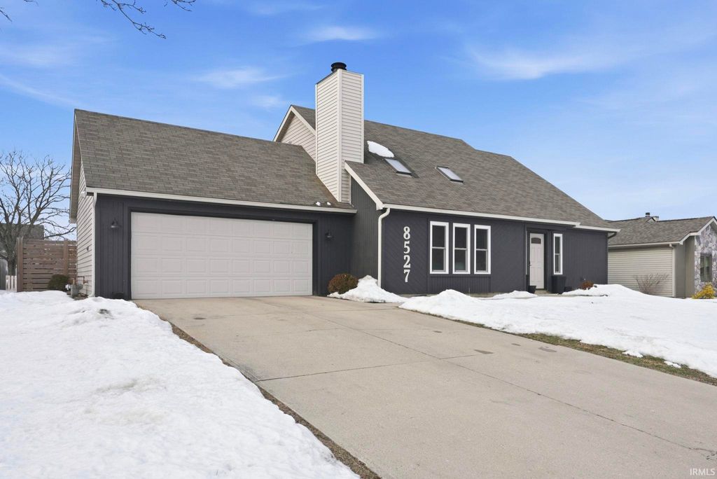 Photo of 8527 Deer Brook Place, Fort Wayne, IN 46825 (MLS # 202605296)