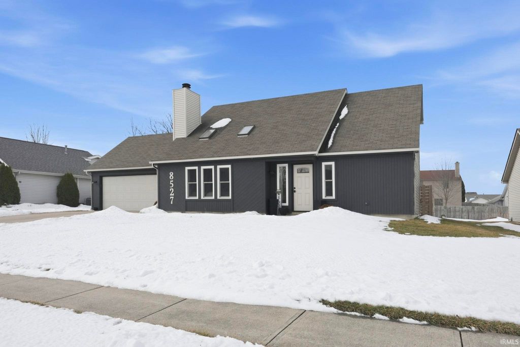 Photo of 8527 Deer Brook Place, Fort Wayne, IN 46825 (MLS # 202605296)