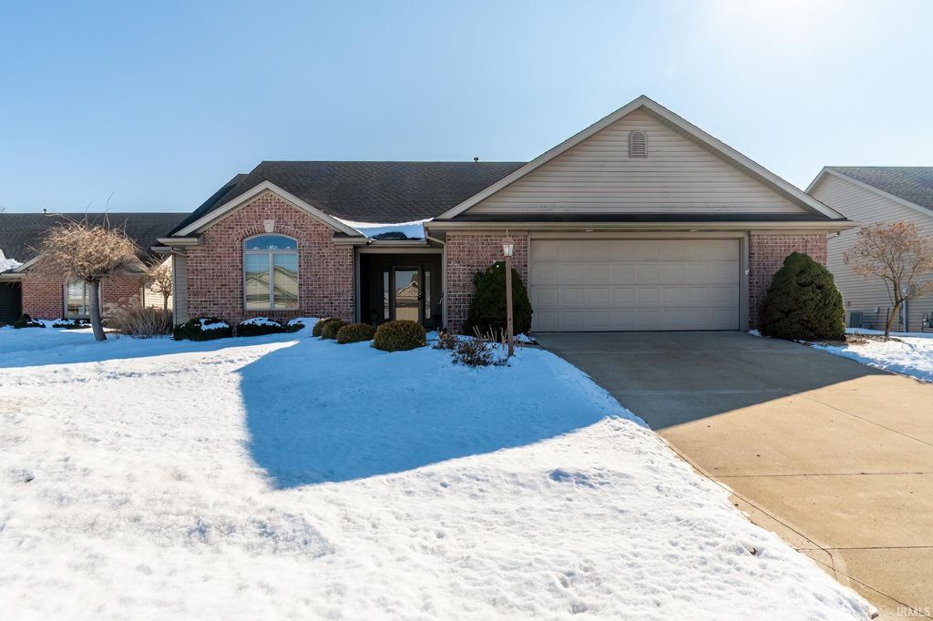 Photo of 11824 Butternut Cove, Leo, IN 46765 (MLS # 202604827)