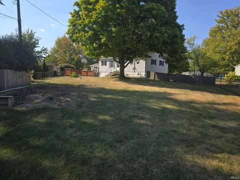 Tiny photo for 310 Greenbriar Street, Kokomo, IN 46901 (MLS # 202537902)