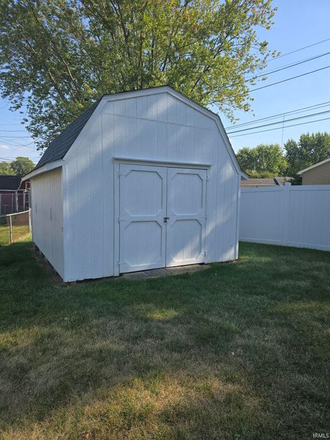 Tiny photo for 310 Greenbriar Street, Kokomo, IN 46901 (MLS # 202537902)
