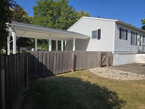 Tiny photo for 310 Greenbriar Street, Kokomo, IN 46901 (MLS # 202537902)