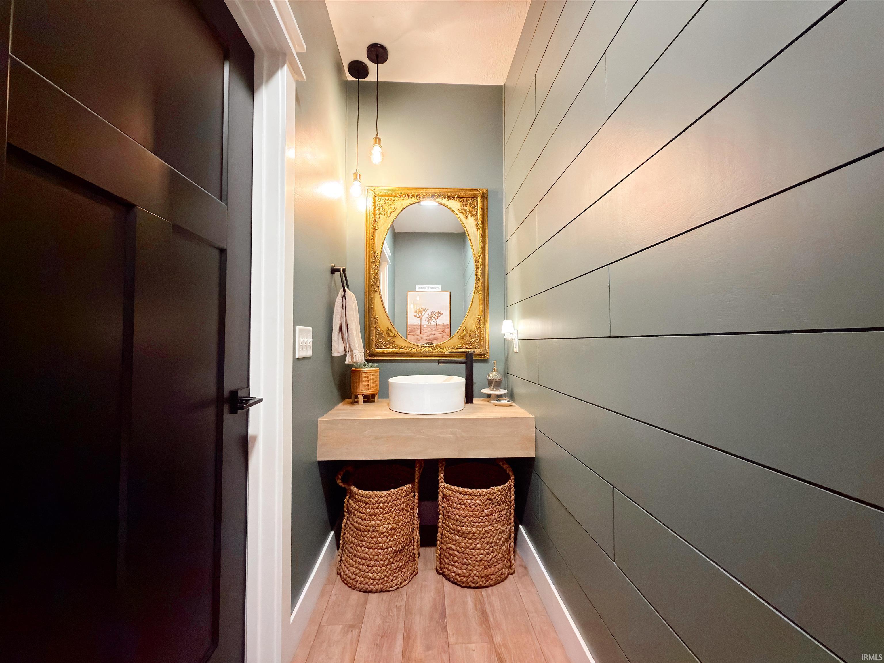 Middlebury, Indiana 46540, United States, 5 Bedrooms Bedrooms, ,4 BathroomsBathrooms,Residential,Active,160455