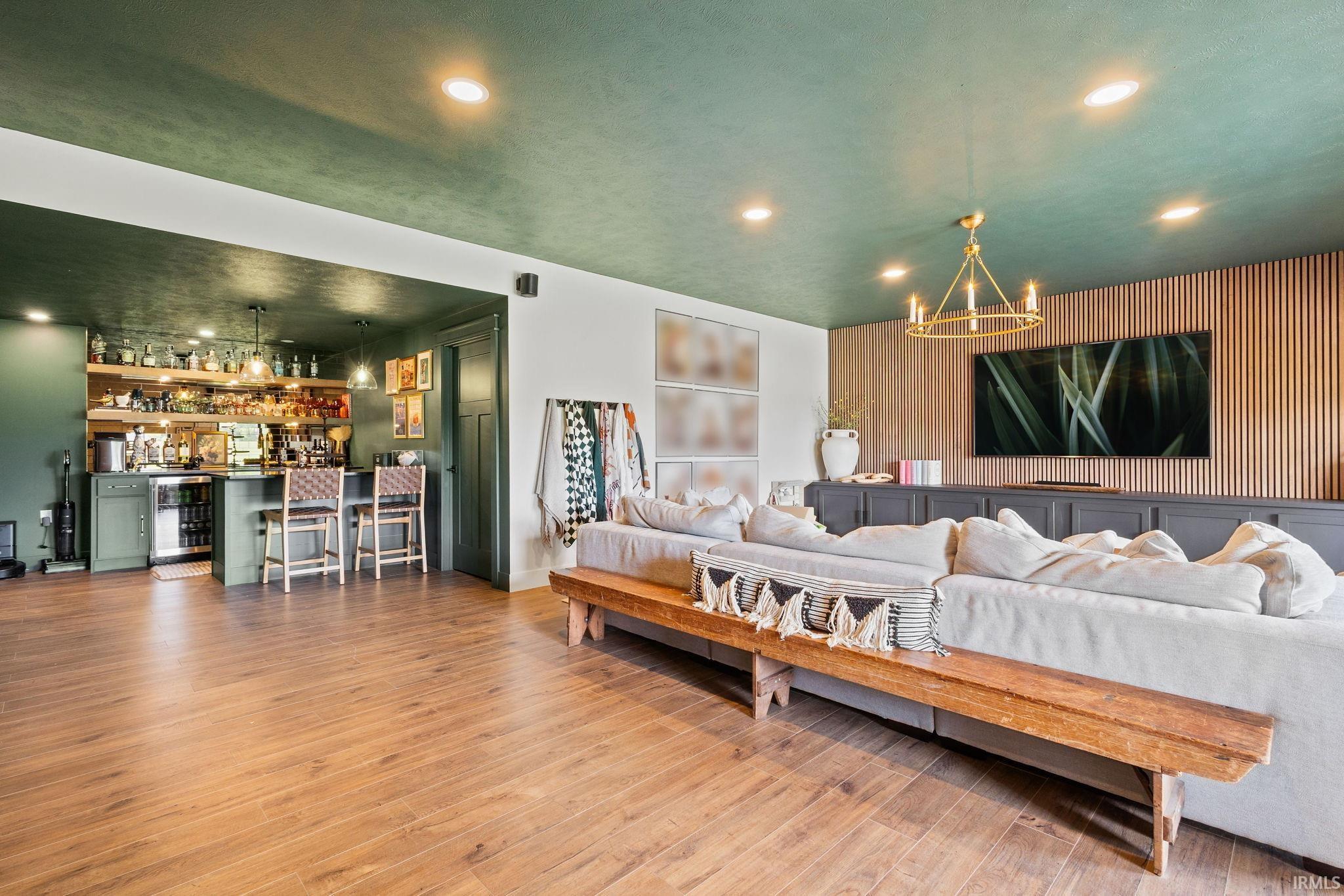 Middlebury, Indiana 46540, United States, 5 Bedrooms Bedrooms, ,4 BathroomsBathrooms,Residential,Active,160455