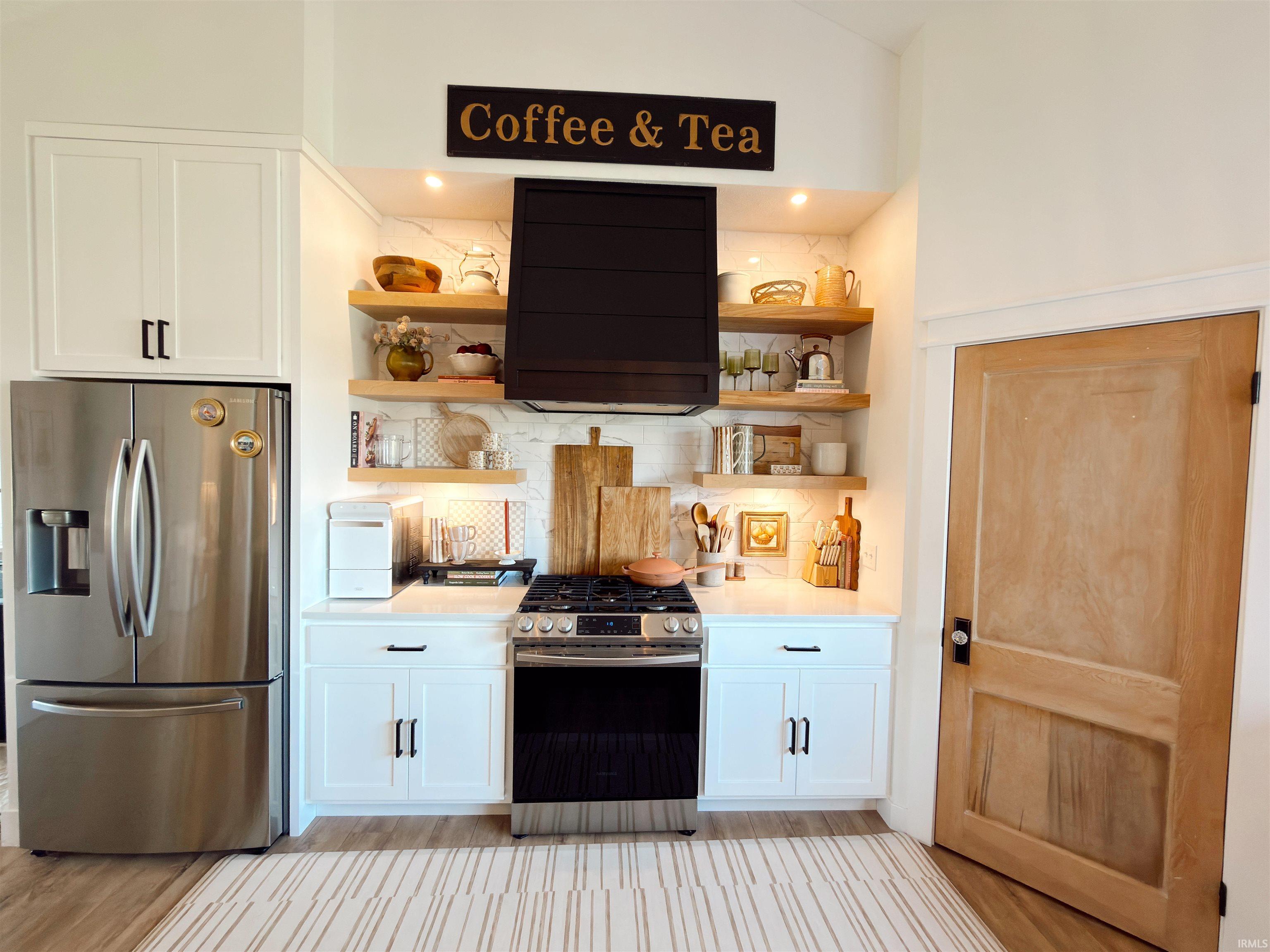 Middlebury, Indiana 46540, United States, 5 Bedrooms Bedrooms, ,4 BathroomsBathrooms,Residential,Active,160455