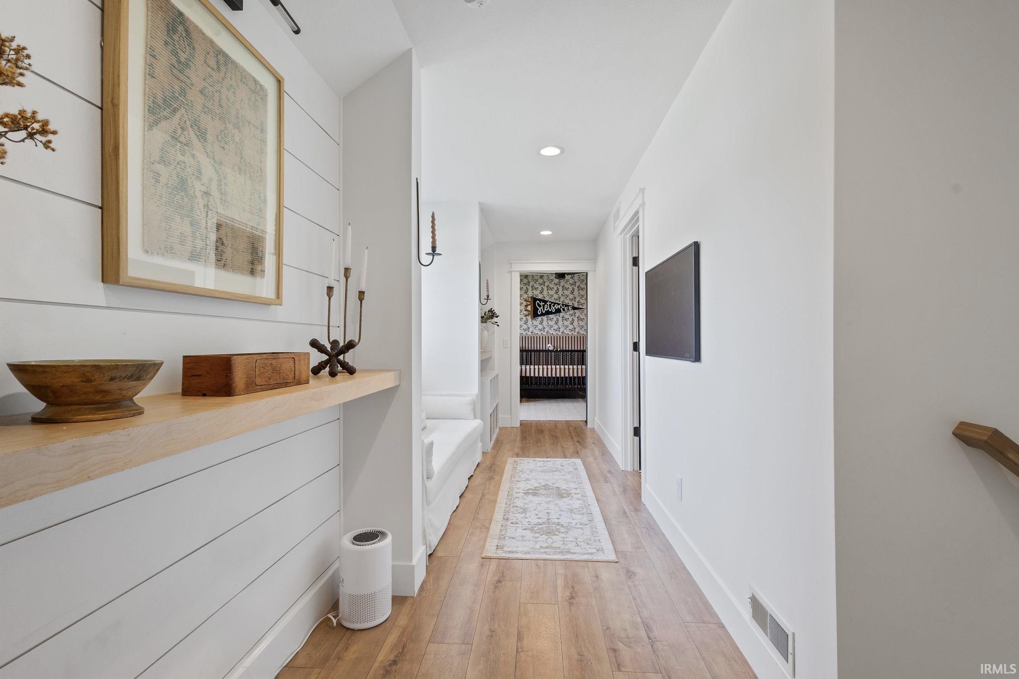 Middlebury, Indiana 46540, United States, 5 Bedrooms Bedrooms, ,4 BathroomsBathrooms,Residential,Active,160455