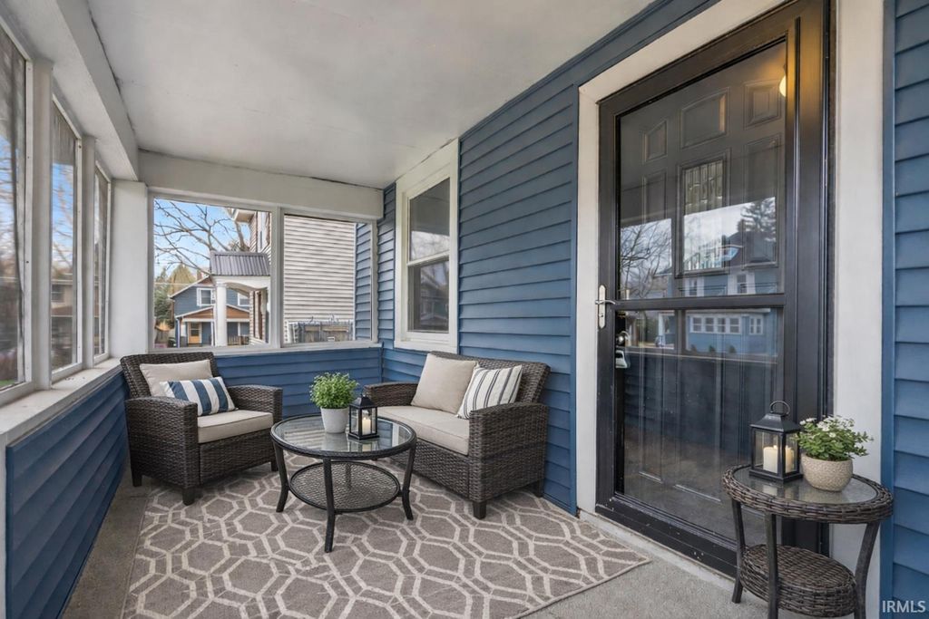 Photo of 1014 Nuttman Avenue, Fort Wayne, IN 46807 (MLS # 202609905)