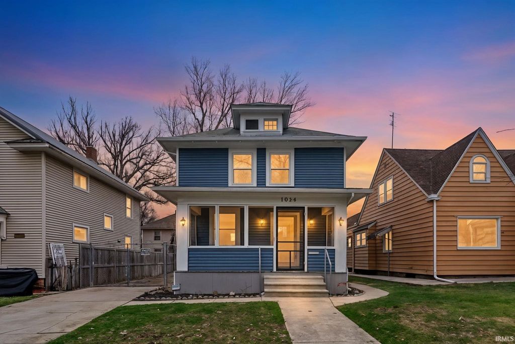 Photo of 1014 Nuttman Avenue, Fort Wayne, IN 46807 (MLS # 202609905)