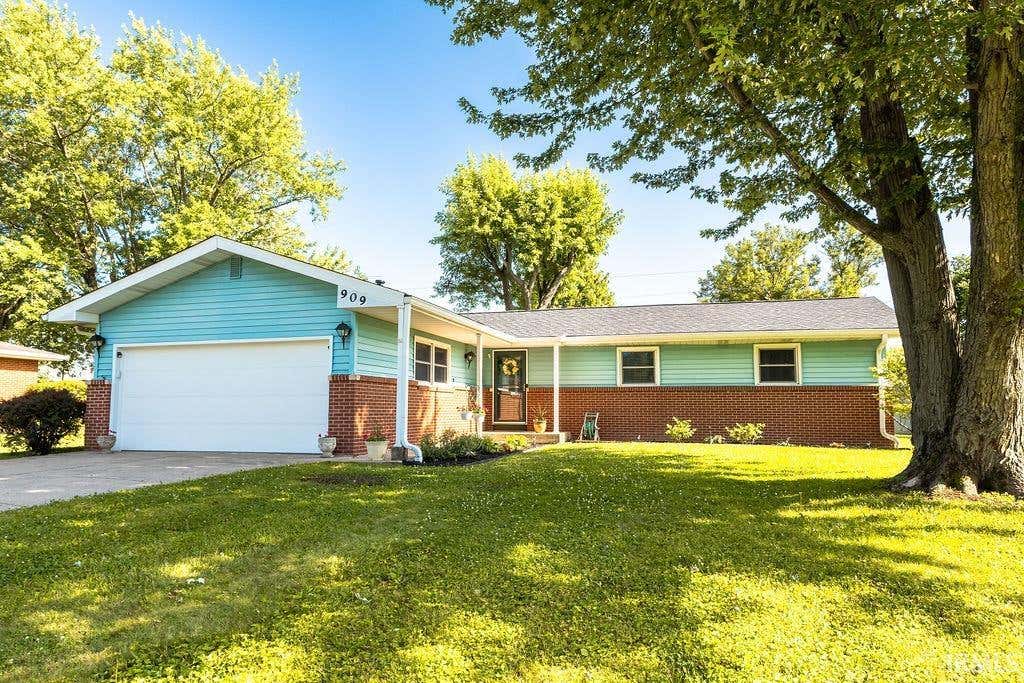 Photo of 909 White Drive, New Castle, IN 47362 (MLS # 202626551)