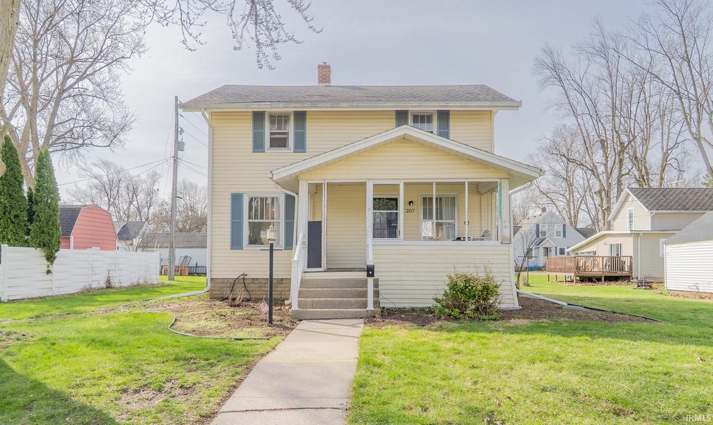 Photo of 207 E John Street, Nappanee, IN 46550 (MLS # 202610063)