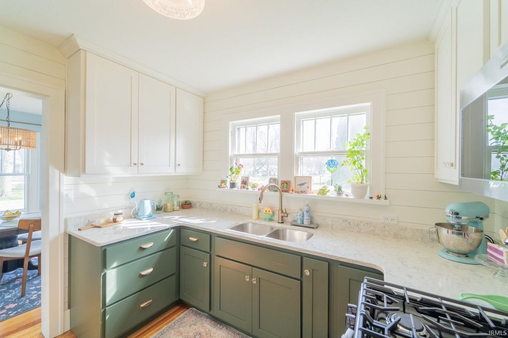 Photo of 207 E John Street, Nappanee, IN 46550 (MLS # 202610063)