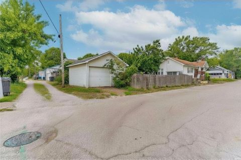 Tiny photo for 3002 Arlington Avenue, Evansville, IN 47712 (MLS # 202618626)