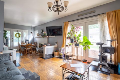 Tiny photo for 3002 Arlington Avenue, Evansville, IN 47712 (MLS # 202618626)