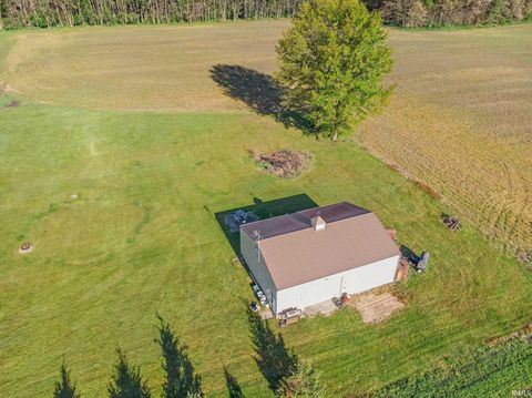 Tiny photo for 58399 Crumstown Highway, South Bend, IN 46619 (MLS # 202618705)