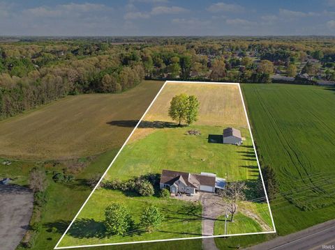 Tiny photo for 58399 Crumstown Highway, South Bend, IN 46619 (MLS # 202618705)