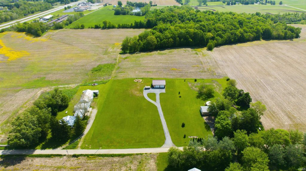 Photo of 792 N 450 West, Columbia City, IN 46725 (MLS # 202619169)