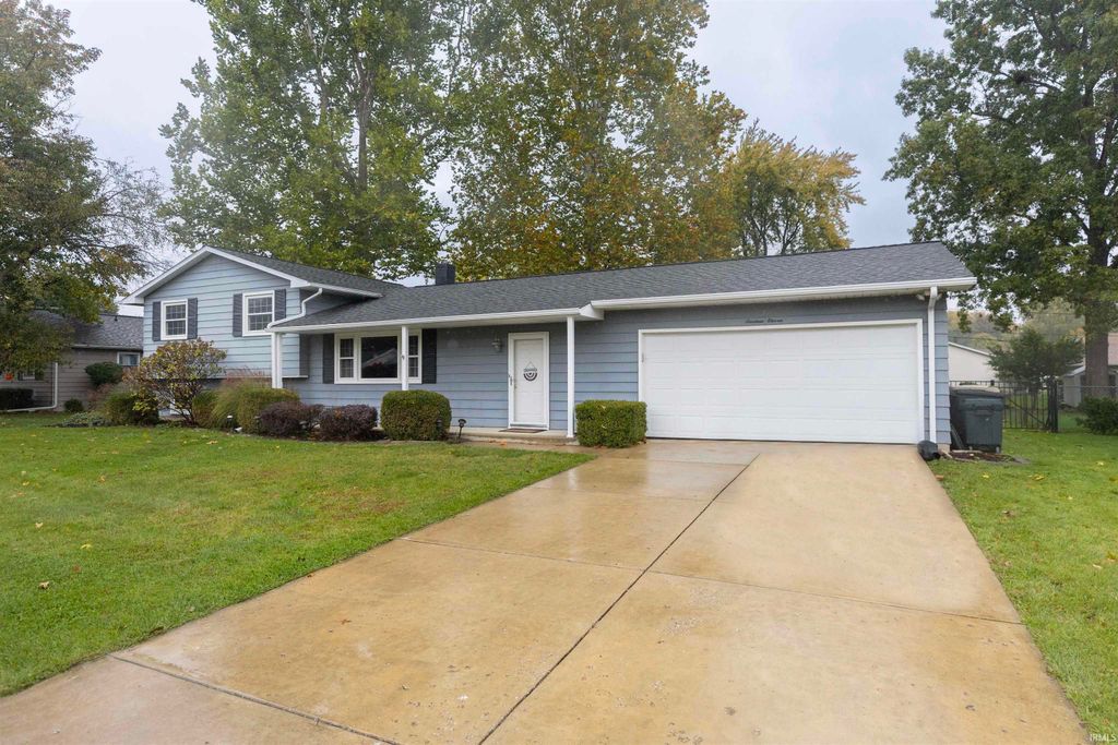 Photo of 1411 Cambridge Drive, South Bend, IN 46614 (MLS # 202543637)