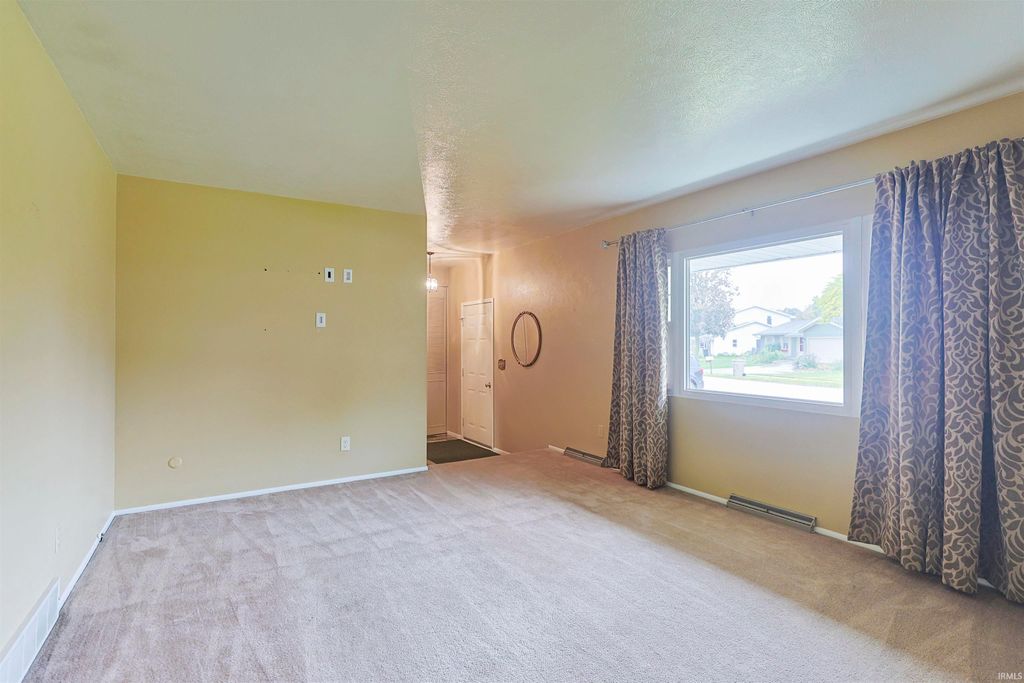 Photo of 1411 Cambridge Drive, South Bend, IN 46614 (MLS # 202543637)