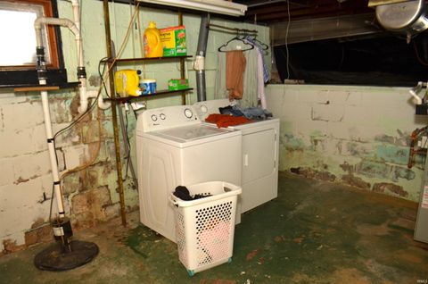 Tiny photo for 1206 Delmar Avenue, Evansville, IN 47712 (MLS # 202603448)