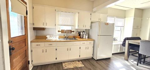 Tiny photo for 1206 Delmar Avenue, Evansville, IN 47712 (MLS # 202603448)