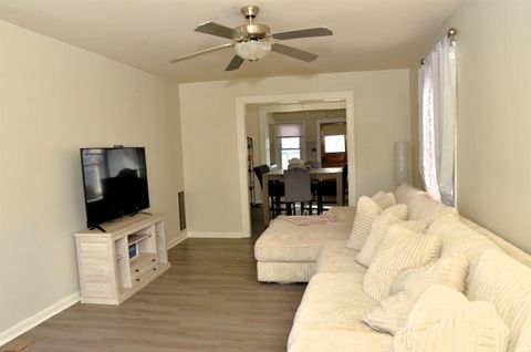 Tiny photo for 1206 Delmar Avenue, Evansville, IN 47712 (MLS # 202603448)