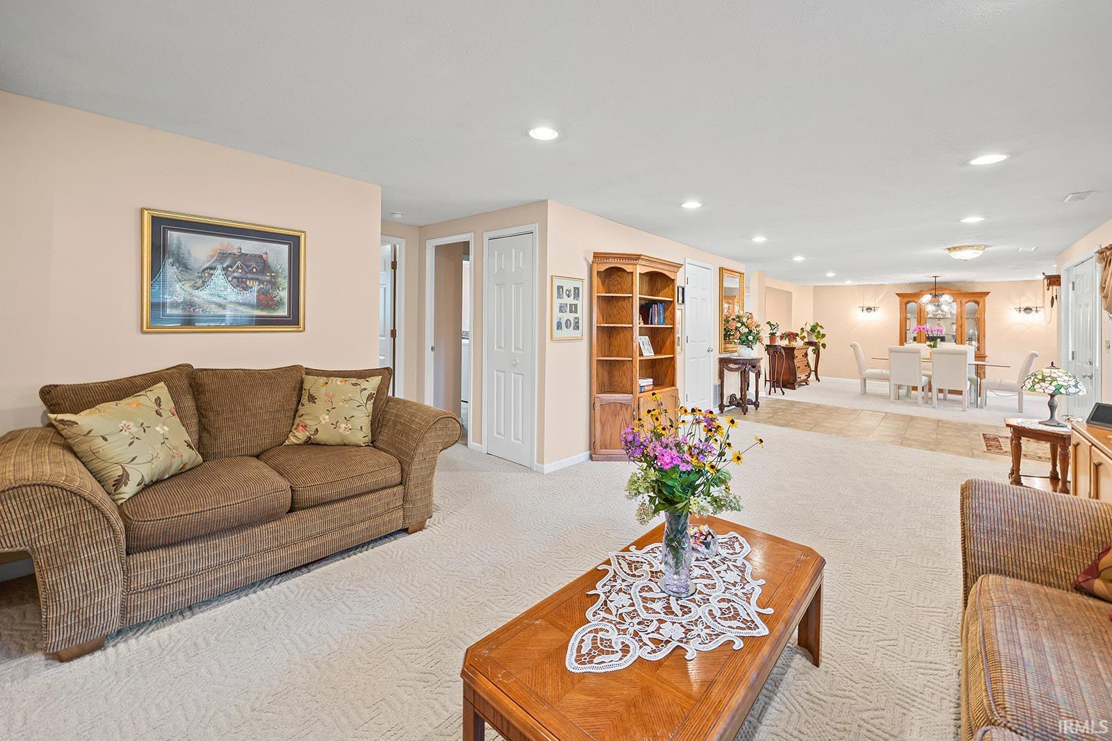 301 E Sycamore Street