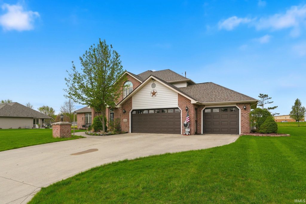 Photo of 1312 Bell Brook Boulevard, Bluffton, IN 46714 (MLS # 202613720)