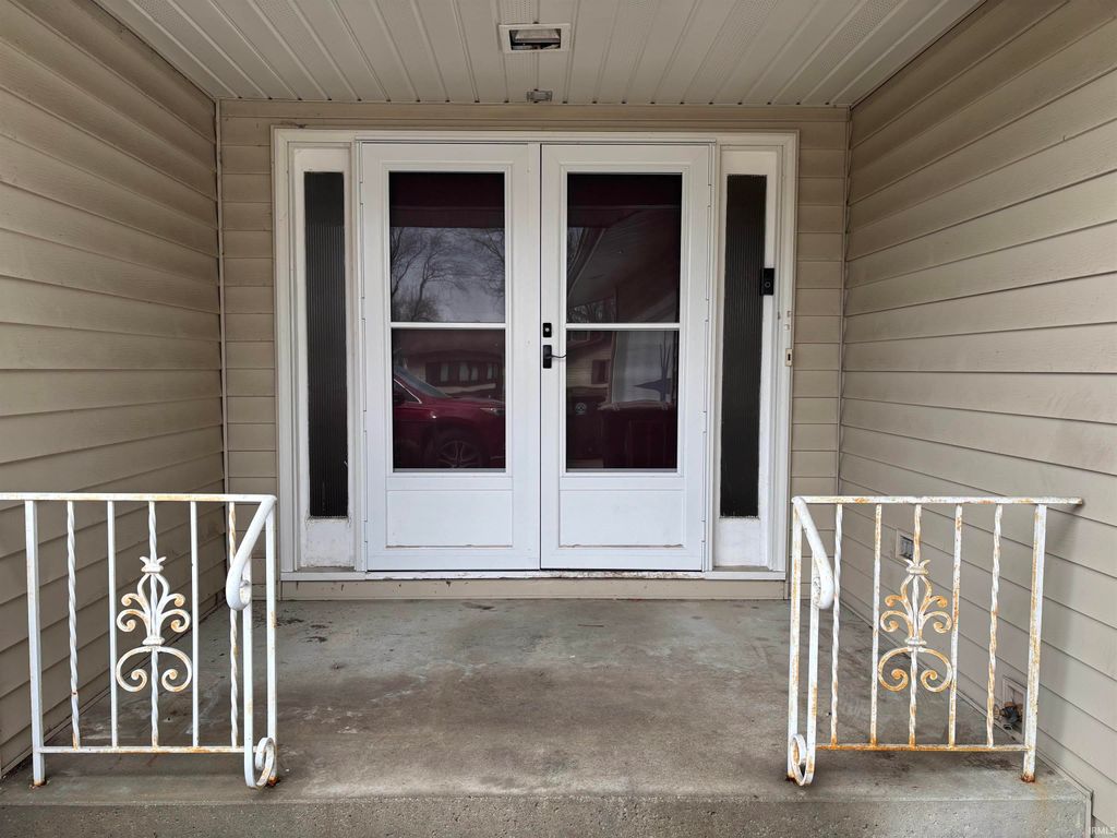 Photo of 4704 Barrington Drive, Fort Wayne, IN 46806 (MLS # 202543204)