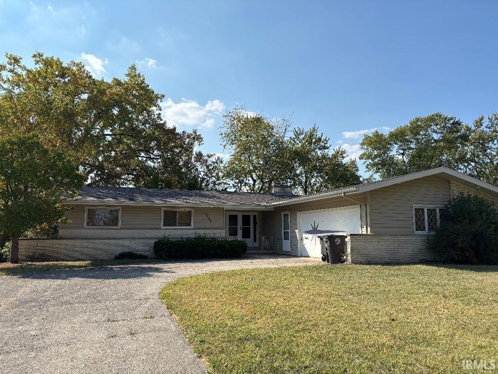 Photo of 4704 Barrington Drive, Fort Wayne, IN 46806 (MLS # 202543204)