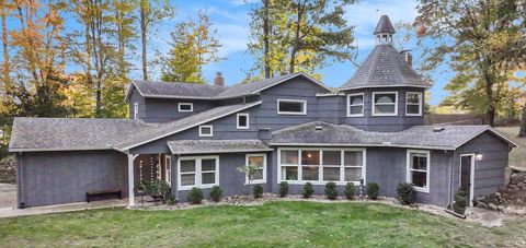 Photo of 3424 E Bristol Street, Elkhart, IN 46514 (MLS # 202603571)