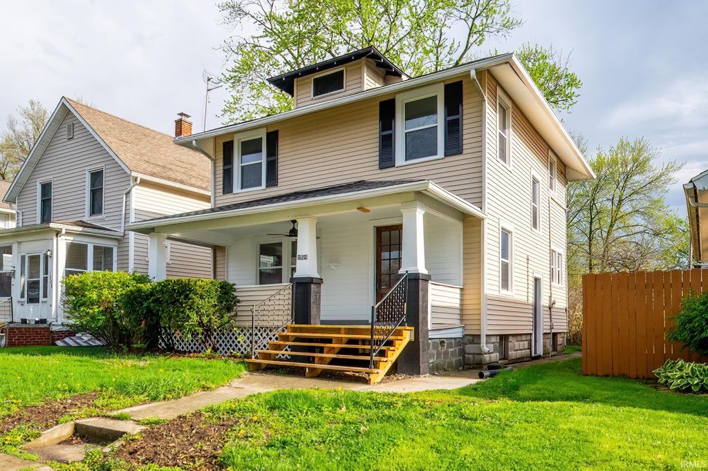 Photo of 1326 Dodge Avenue, Fort Wayne, IN 46805 (MLS # 202613602)