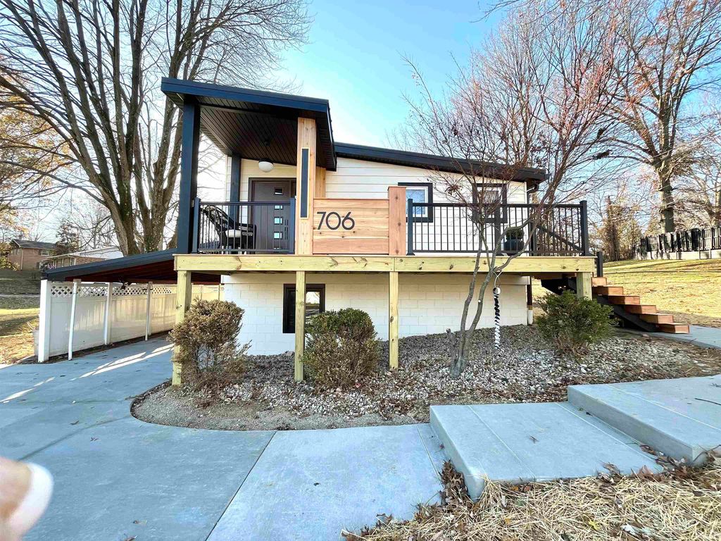 Photo of 706 Rose Drive, Newburgh, IN 47630 (MLS # 202603171)