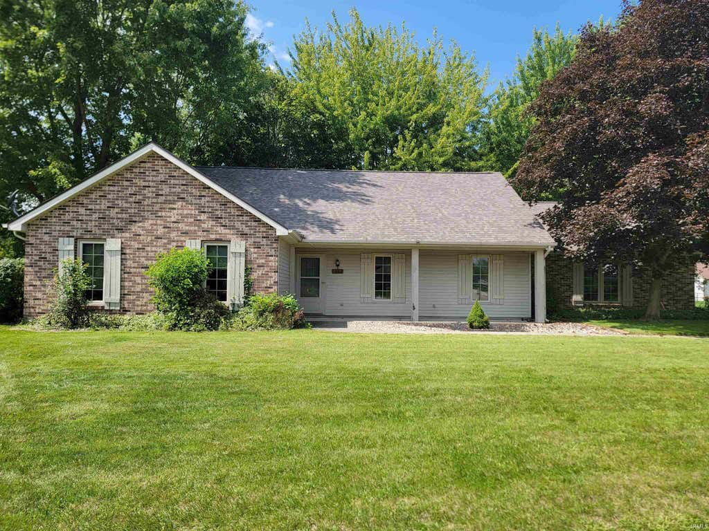 Photo of 1409 Willow Drive, Auburn, IN 46706 (MLS # 202634523)