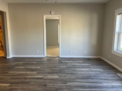 Tiny photo for 1500 S Buckeye St, Kokomo, IN 46902 (MLS # 202537994)